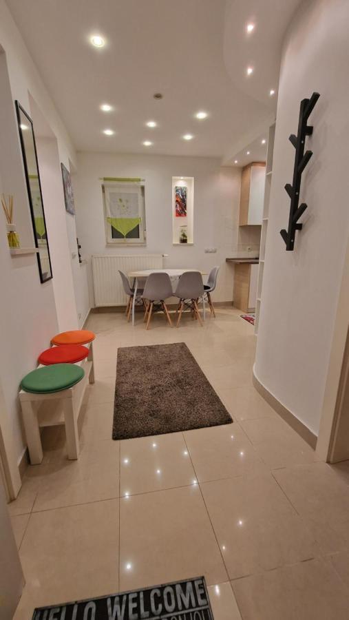 Apartman Roses ซาเกร็บ ภายนอก รูปภาพ